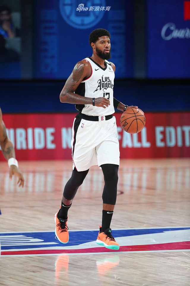 届足协杯中 届足协杯中